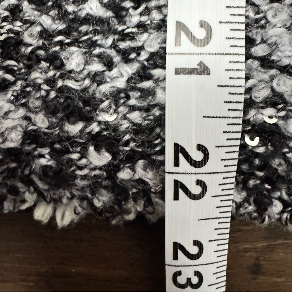 Women's Black‎ and White Sherpa Vest - Picture 9 of 14